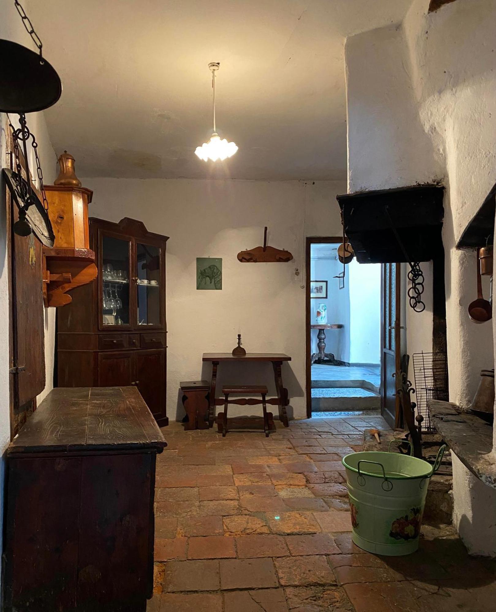 Casa Nel Centro Storico Di Borno Villa Exterior photo